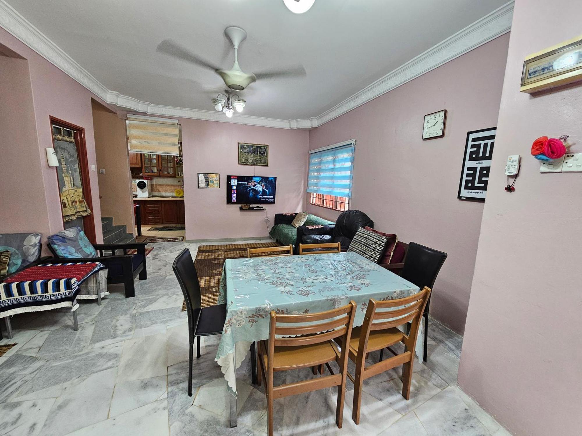 Homestay Lanik Saujana Utama 2 Sungai Buloh Exterior photo